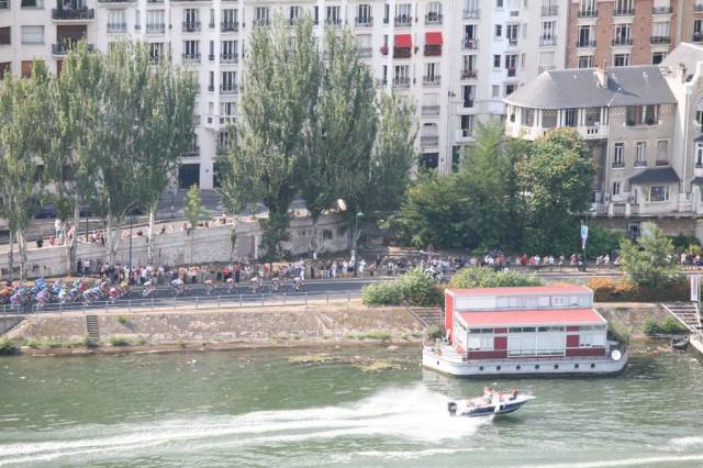 IMG 2756
tour de france 2008 - Paris - voies sur berges 75016 
