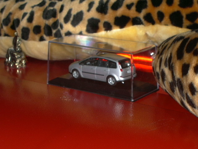 voiture
la miniature
Mots-clés: loulou