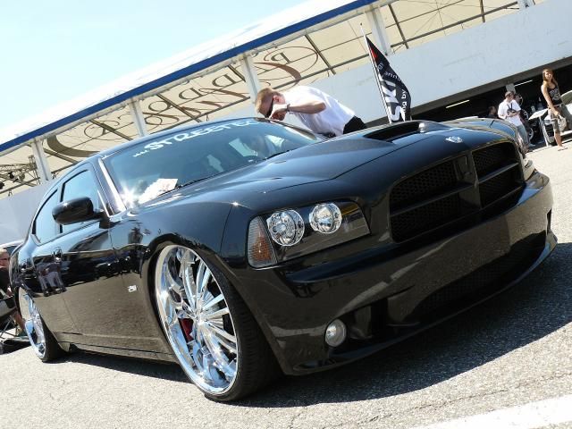 1876145495 1
magnifique dodge...mon coup de coeur! donc voici un petit apperçu de cette 1ere edition...je ne vous ai pas tout mis...et je n'ai pas pu tout prendre non plus ti soucis batterie...petit avant gout de cette expo à Hockenheim...malheureusement ce 5/6 juillet se tenait 4 belles expos en meme temps: 13gti, Ciney, yoko,et une en suisse...dommage. je souhaitais vous faire partager un peu a vous membre du show off cette expo...cordialement a tous
