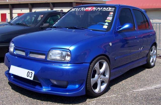 nissan micra bleue
