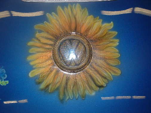 DETAIL AIRBRUSH PAINTING SUNFLOWERS on my Beeloo
Mots-clés: airbrush beetle Didier 3d custom painting aÃ©rographe special painting