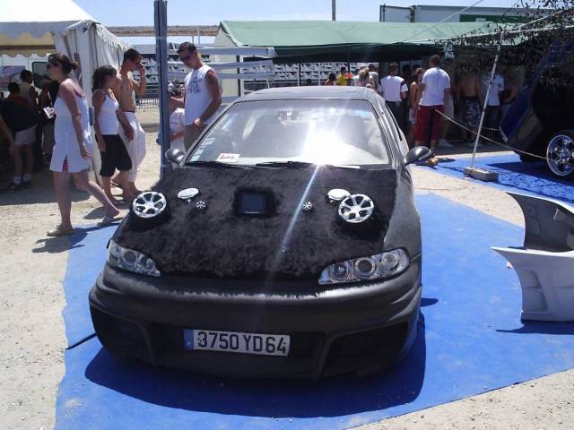 Euh trou de mÃ©moire Crx? lol
10 et 11 juins au 10eme meeting tuning du Sud-ouest--->Photo perso ;) Bon ben disons que par 38Â°, c'est pas tip top de voir une tuture en tenue pour partir au pÃ´le nord!!! ^^mdr Mais j'avoue que l'idÃ©e est originale ;)
