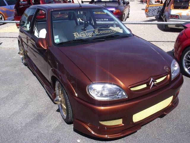 Saxo gangsta low rider^^
10 et 11 juins au 10eme meeting tuning du Sud-ouest--->Photo perso ;) Fallait oser!!!

